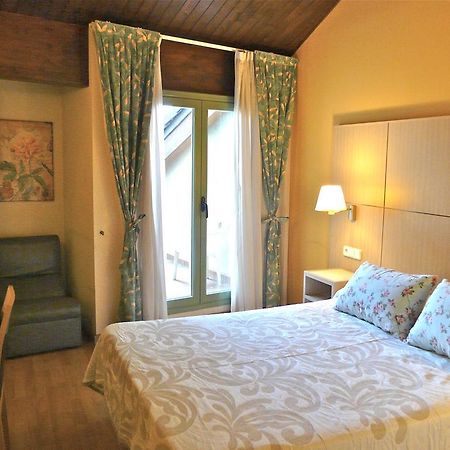 Hotel Nice La Seu d'Urgell Esterno foto