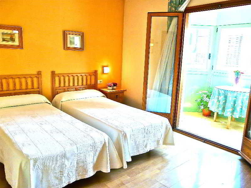 Hotel Nice La Seu d'Urgell Esterno foto