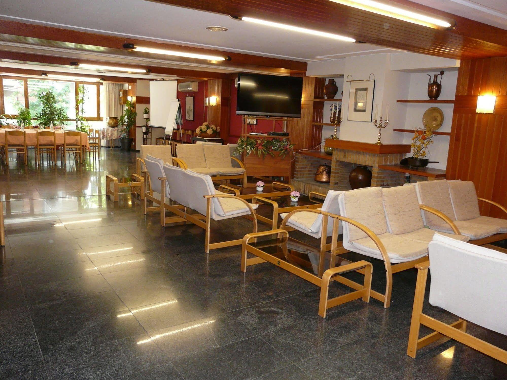 Hotel Nice La Seu d'Urgell Esterno foto