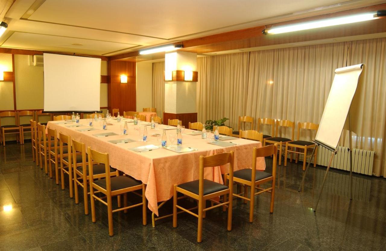 Hotel Nice La Seu d'Urgell Esterno foto